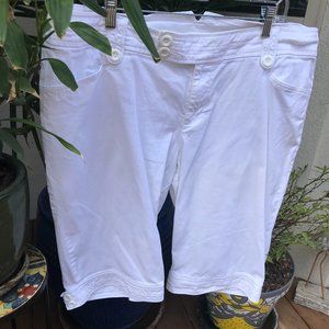 Venezia | Shorts | Venezia White 